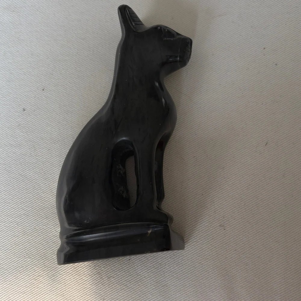Black Cat Figurine - Elegant Decorative Statue